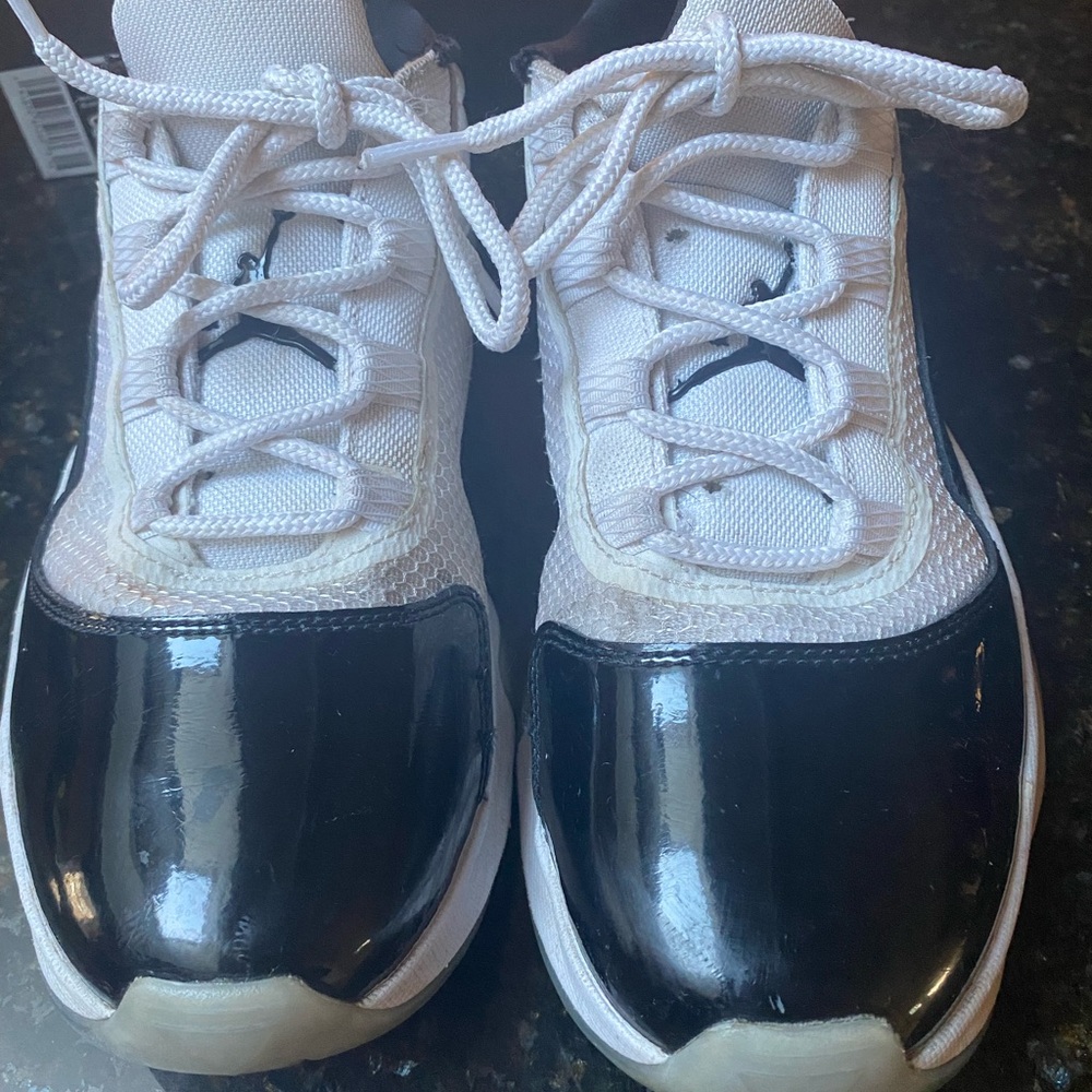Air Jordan 11 CMFT Low V2 - Picture 4 of 12